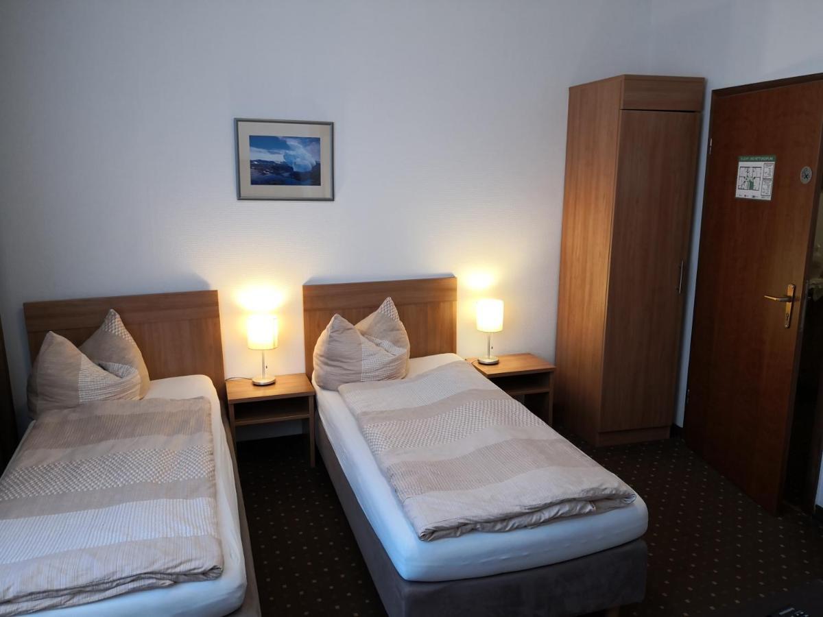 Pension Am Heusteig Stuttgart Extérieur photo