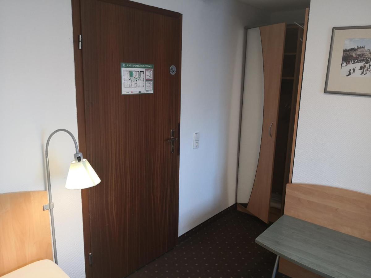 Pension Am Heusteig Stuttgart Extérieur photo